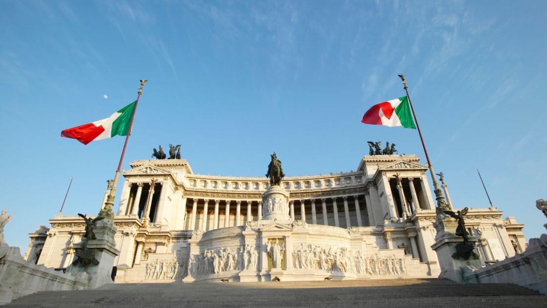 فرصة تطوع لمدة 10 أشهر في إيطاليا